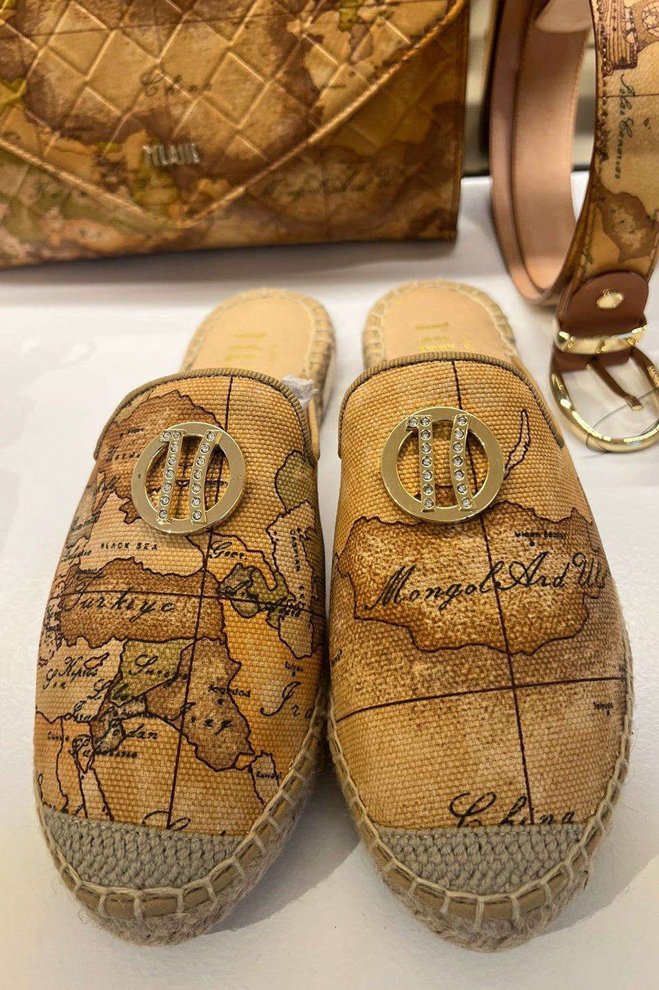 Γυναικεία παπούτσια mules Alviero Martini
