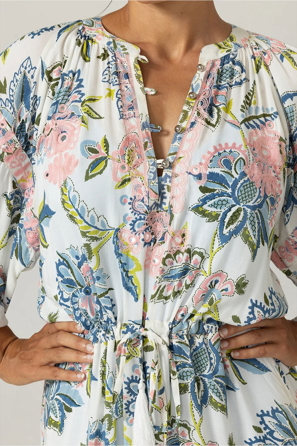 Γυναικείο φόρεμα εμπριμέ με λουλούδια Miss June