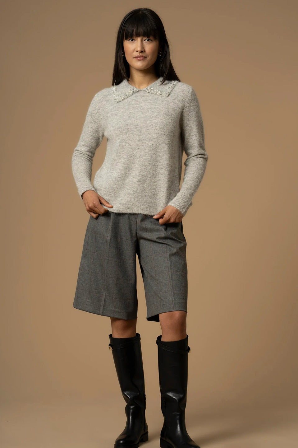 Γυναικεία μπλούζα πλεκτή με πέτρες στο γιακά γκρι Kocca