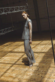 Γυναικεία μπλούζα κοντομάνικη πλισέ γυαλιστερή ασημί Sandro Ferrone Lola