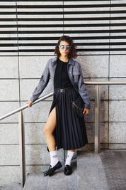 Γυναικεία φούστα πλισέ με ασυμμετρά μαύρη Nenette