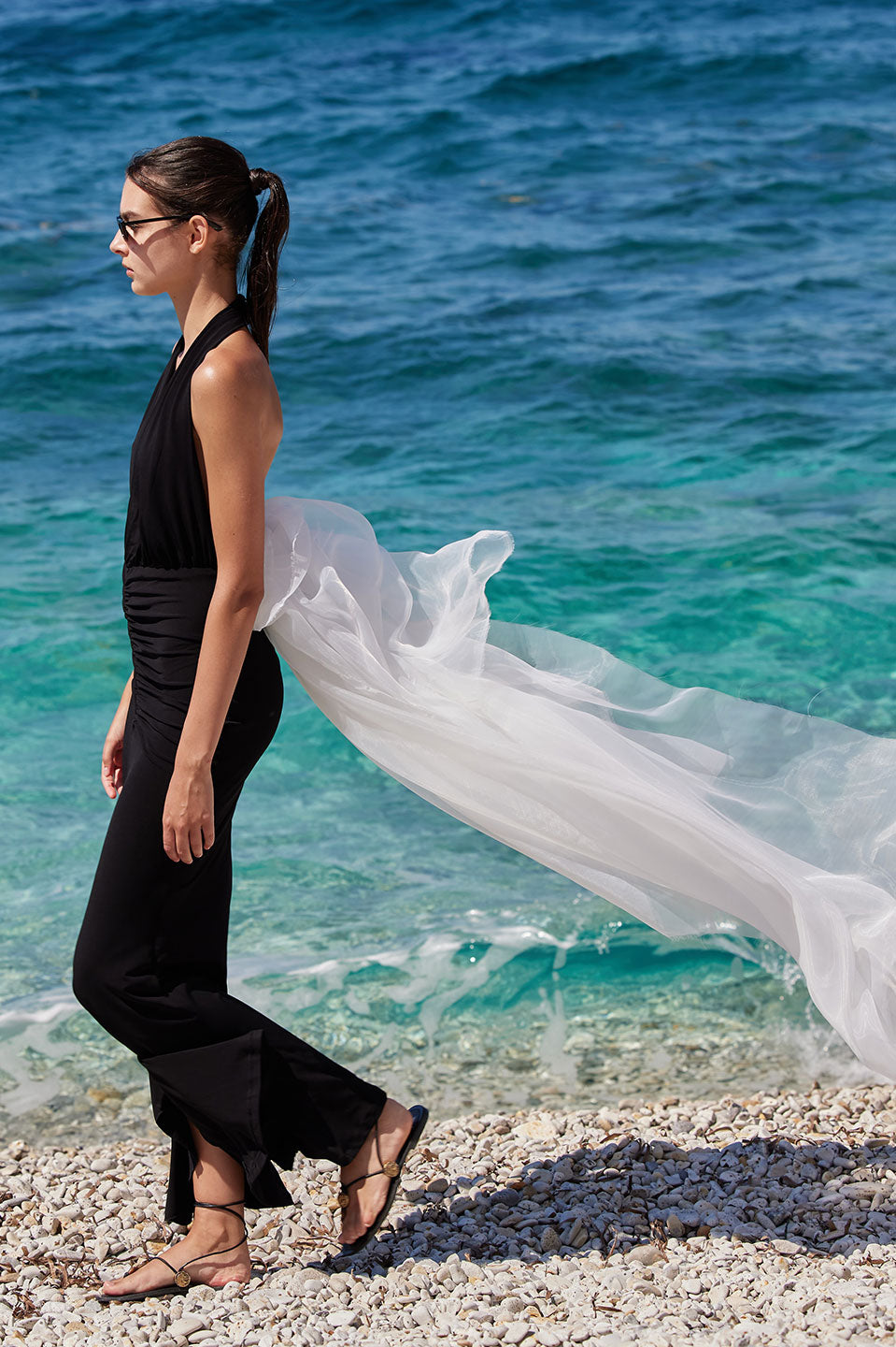 Γυναικείο Maxi φόρεμα με έξω την πλάτη επίσημο μαύρο Eleh