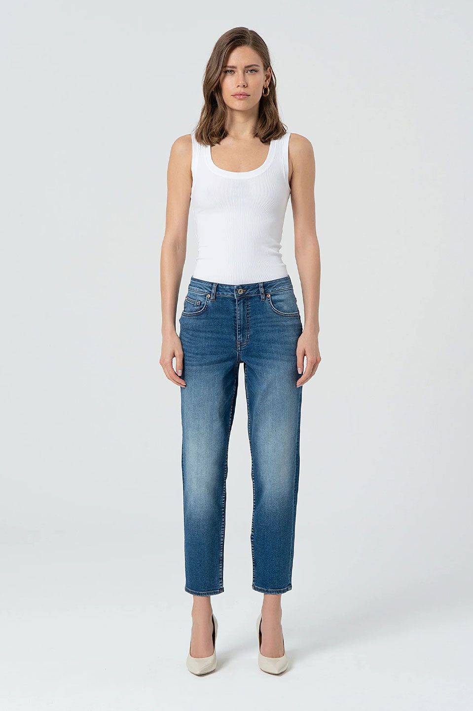 Γυναικείο τζιν παντελόνι Mom Fit σκούρο μπλε Fracomina