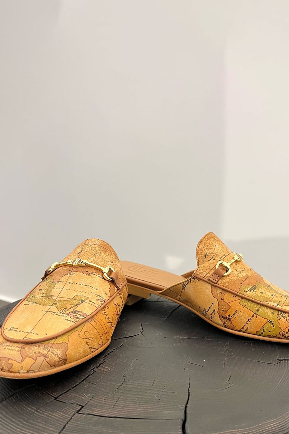 Γυναικεία Σαμπό 100% δέρμα με iconic pattern map Alviero Martini