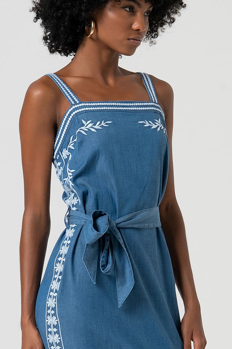 Γυναικείο φόρεμα με κέντημα μπλε Fracomina