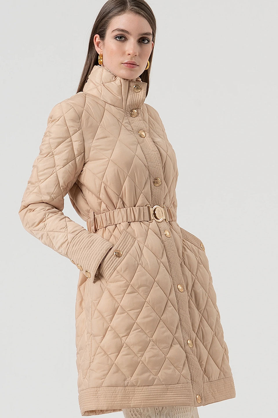 Γυναικείο μπουφάν puffer με ζώνη μπεζ Fracomina