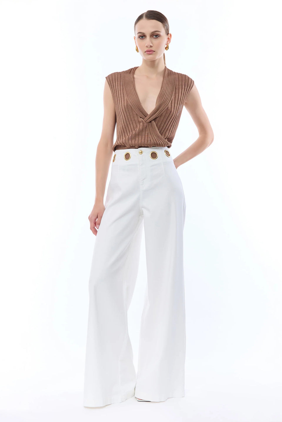 Γυνακείο παντελόνι ψηλόμεσο wide leg με τρουκς στη μέση λευκό Nenette