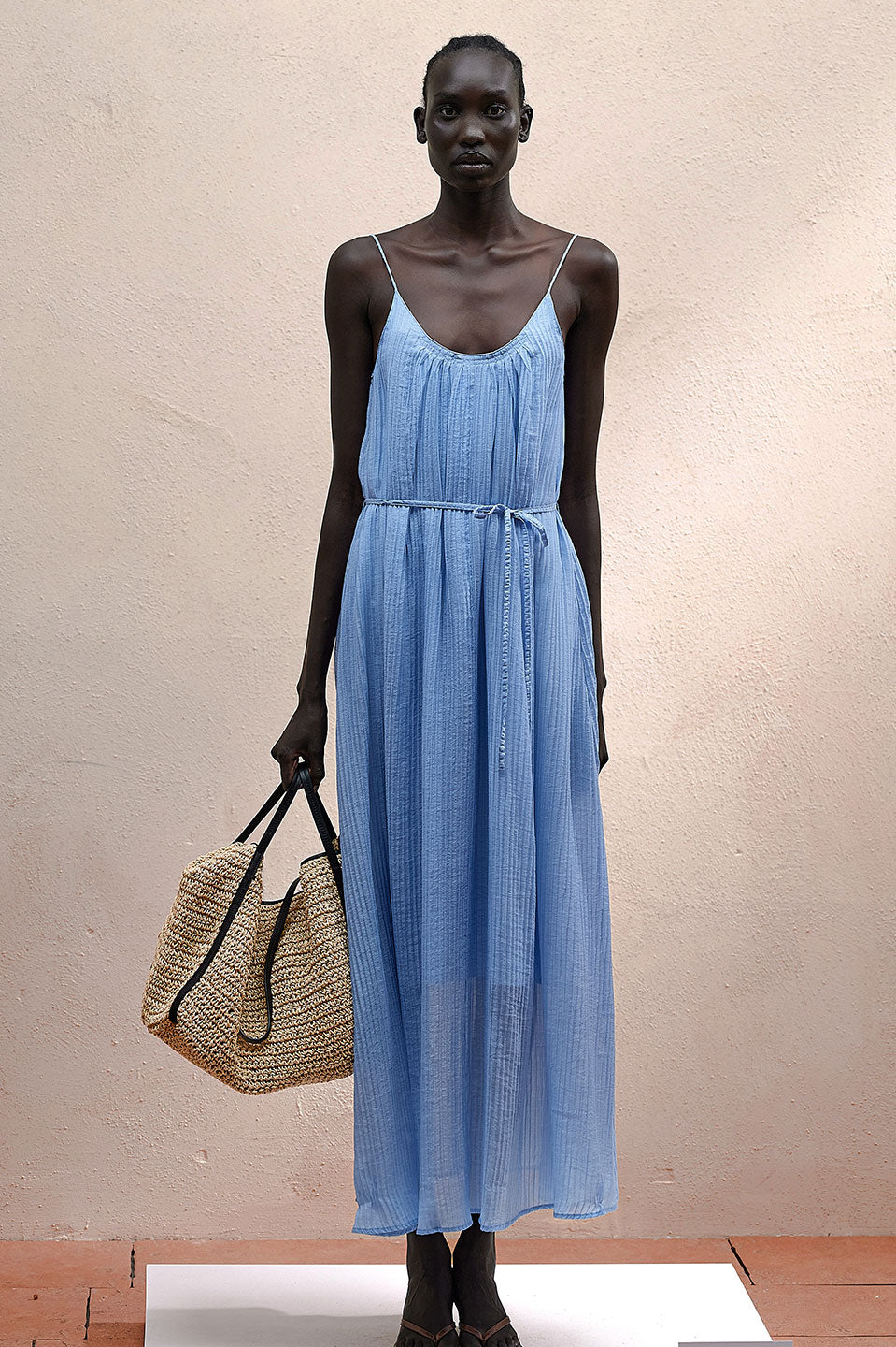 Γυναικείο Φόρεμα αμάνικο πλισέ με τριράντες γαλάζιο Eleh