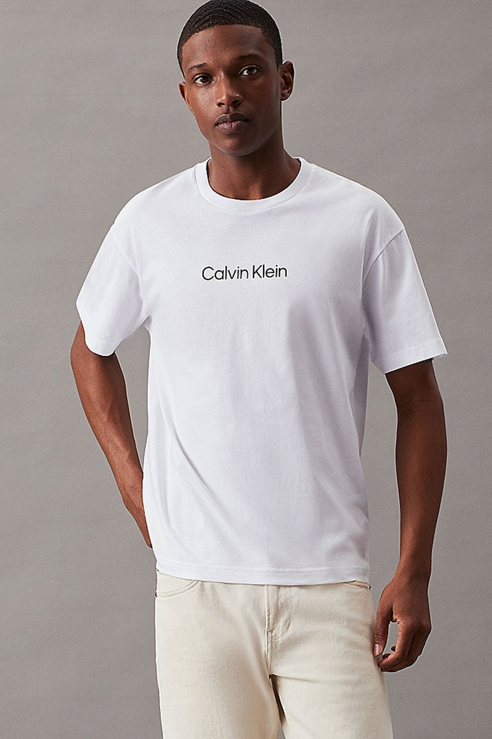 Ανδρική Κοντομάνικη λευκή μπλούζα Calvin Klein K10K111346YAF