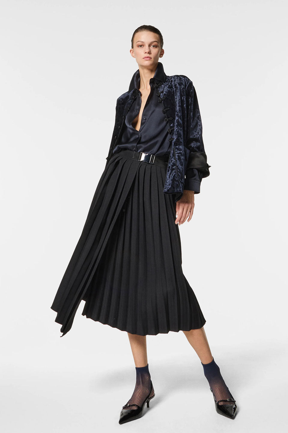 Γυναικεία φούστα πλισέ με ασυμμετρά μαύρη Nenette