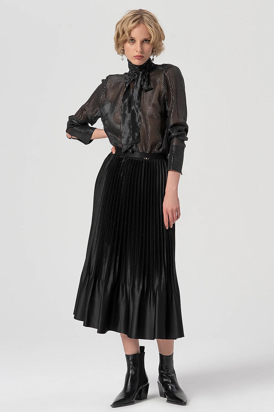 Γυναικεία φούστα πλισέ με λάστιχο μαύρη Fracomina