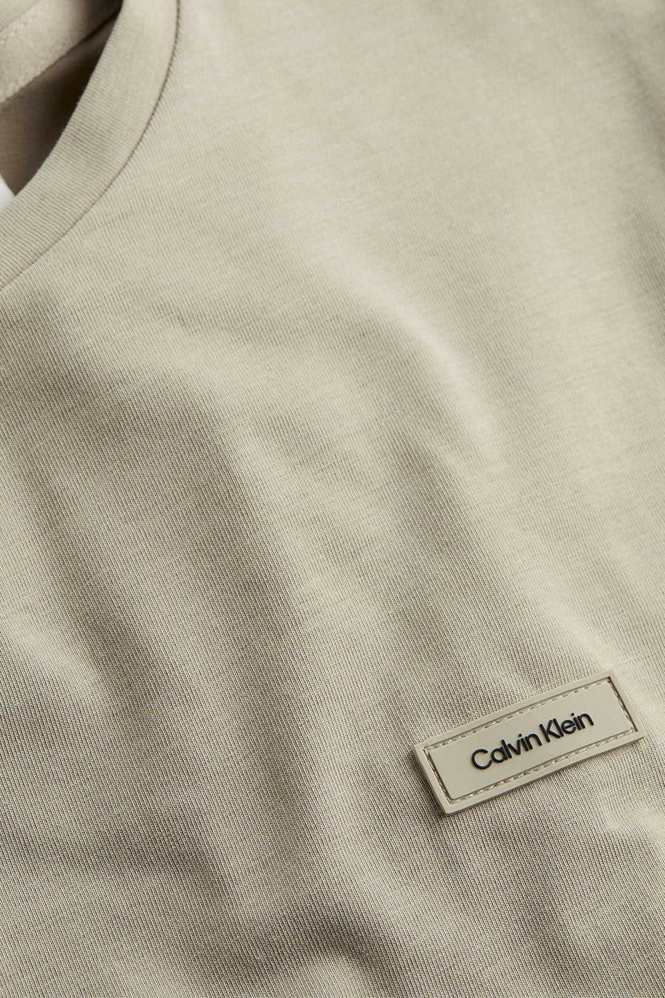 Ανδρικό Κοντομάνικο T-shirt σε στενή γραμμή aluminum Calvin Klein K10K112724PAH