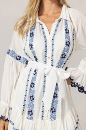 Γυναικείο φόρεμα με κέντημα και ζώνη μπλε Miss June