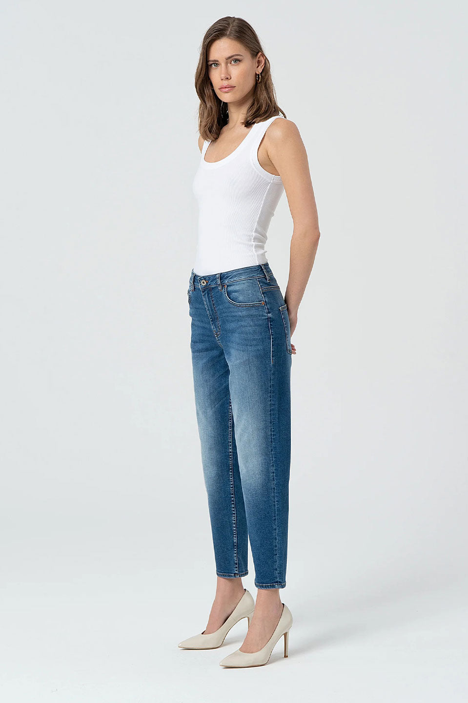 Γυναικείο τζιν παντελόνι Mom Fit σκούρο μπλε Fracomina