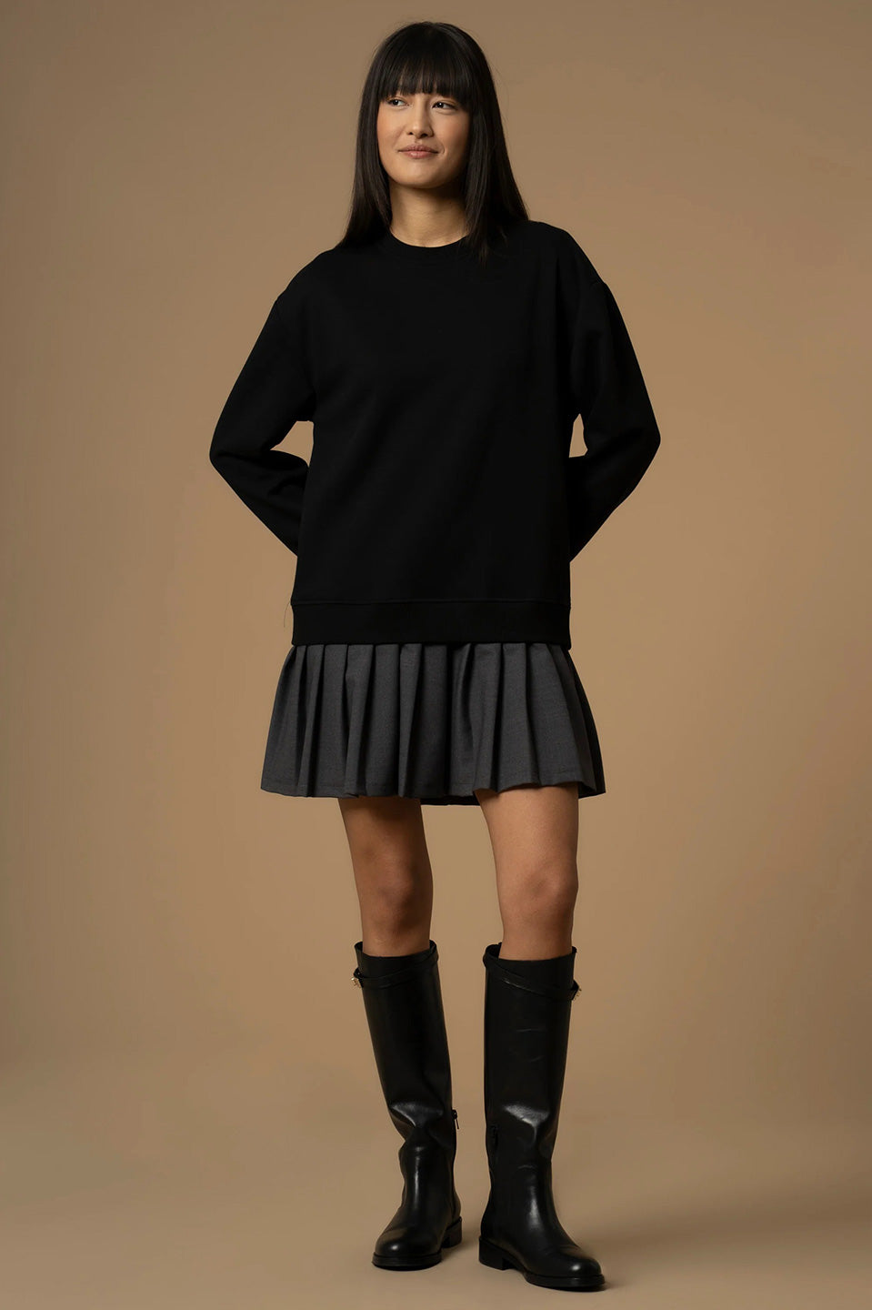 Γυναικείο φόρεμα με πλισέ φούστα μαύρο-γκρι Kocca