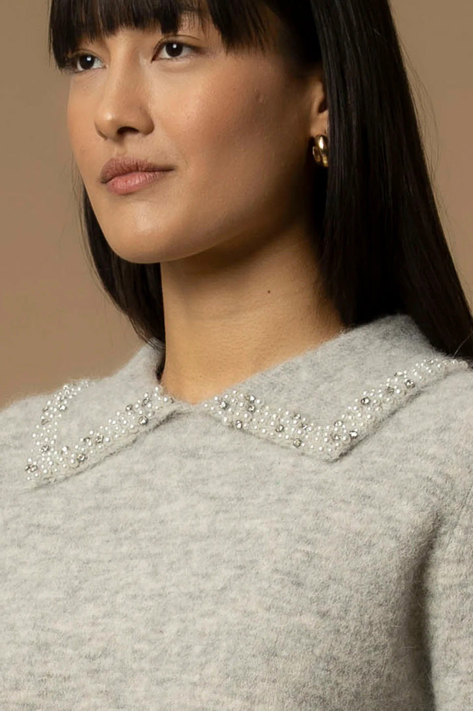 Γυναικεία μπλούζα πλεκτή με πέτρες στο γιακά γκρι Kocca